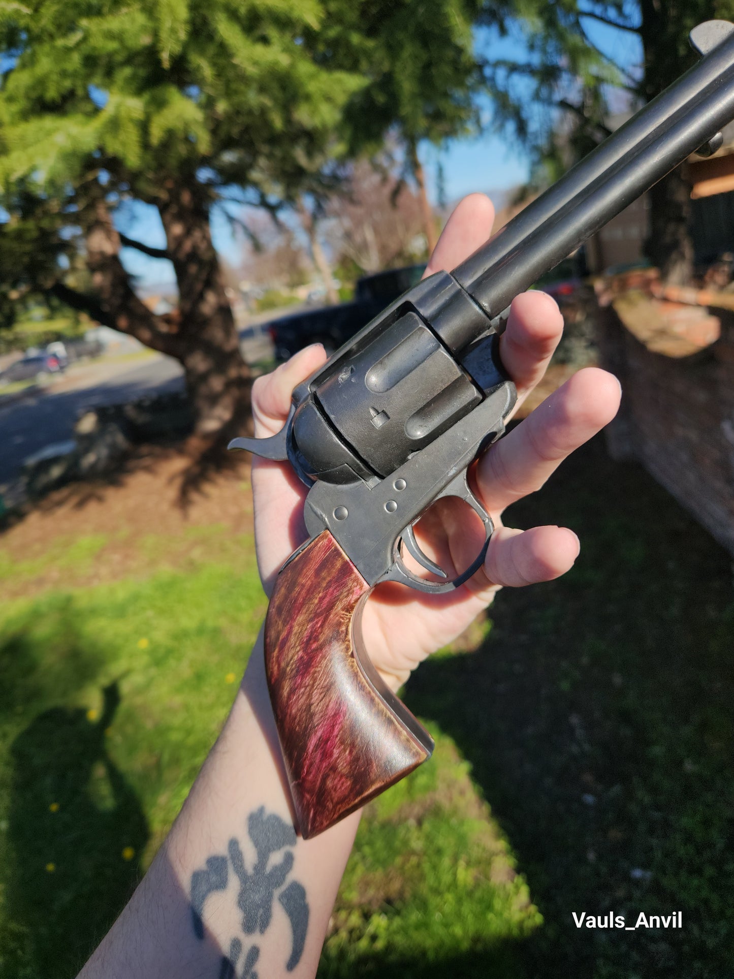 Cattleman Revolver Resin Replica - RDR2 Cosplay Prop - Spinning and Removable Cylinder