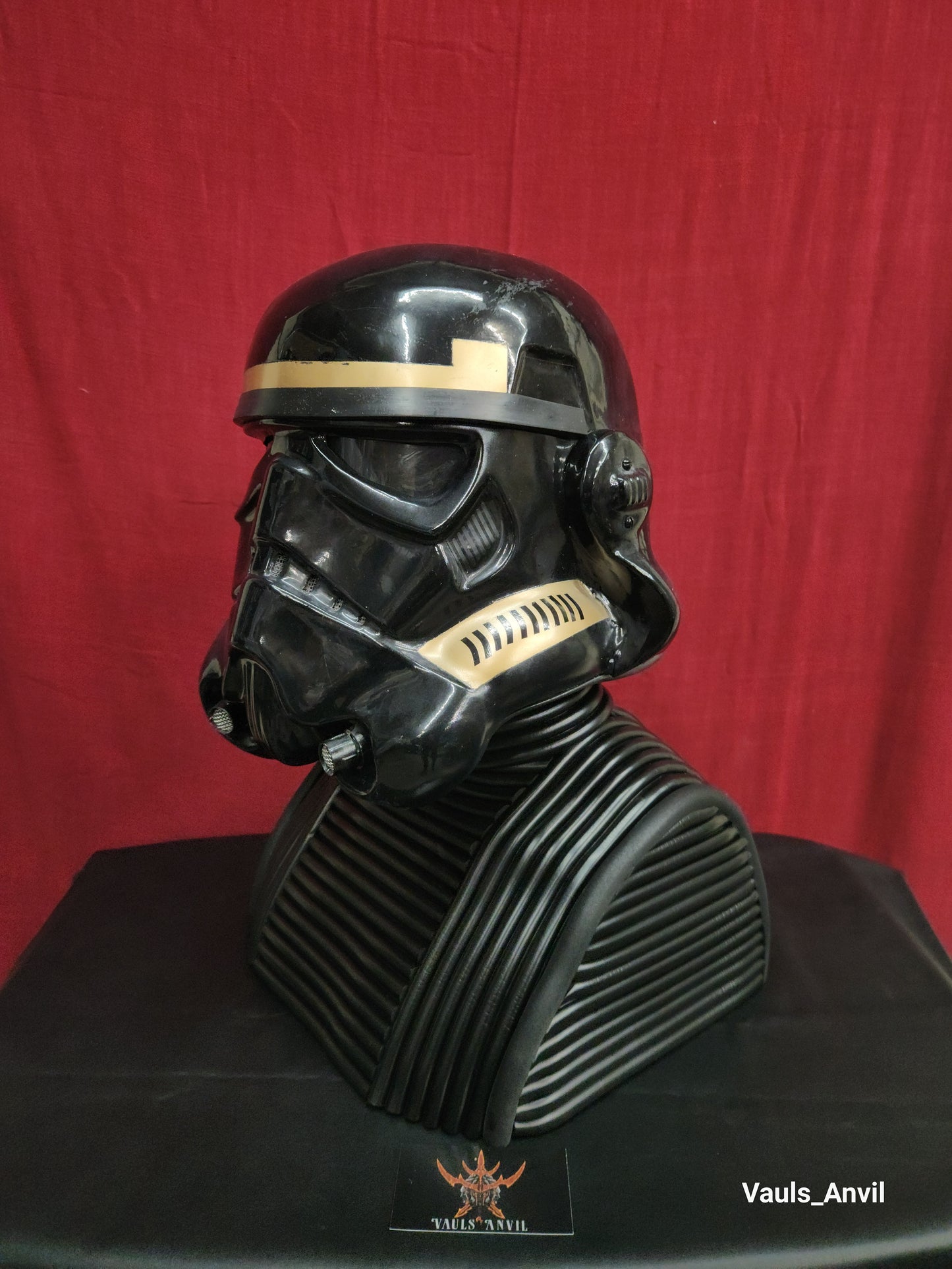 Ribbed Armored Helmet Display Cosplay Armature Display Bust