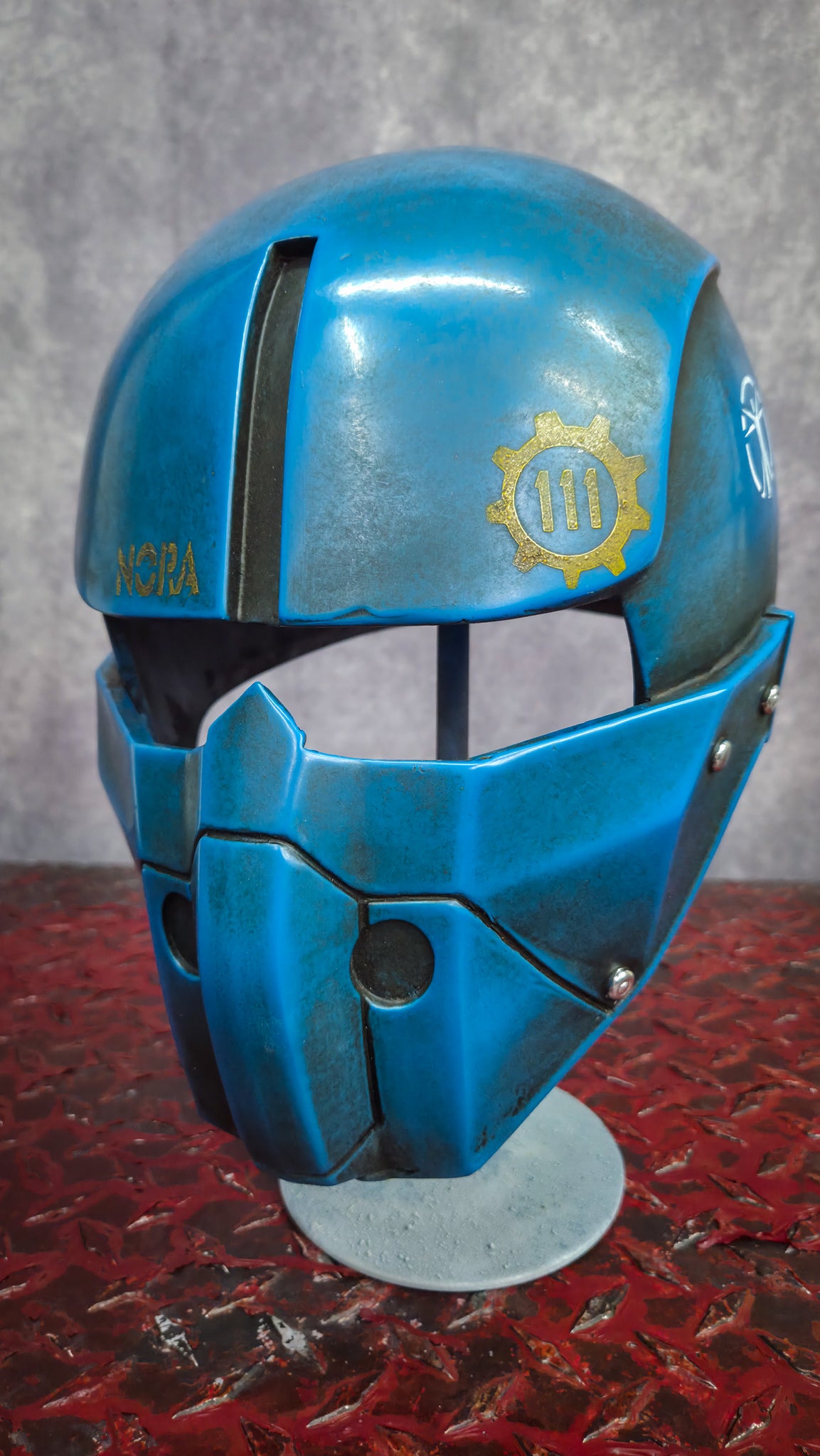 Fallout 4 Vault Dweller Institute Wearable Helmet - Custom Cosplay Replica